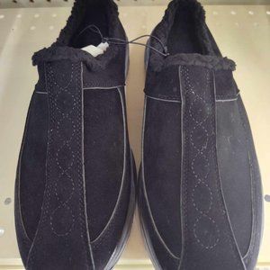 Black Woman's Hard Bottom Slippers Size 9